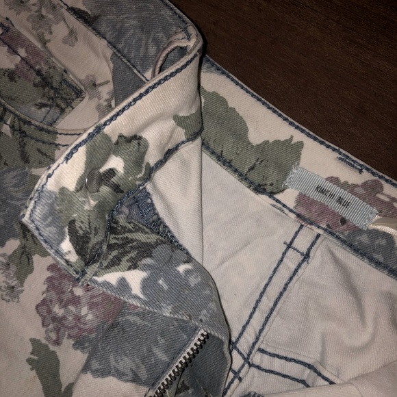 Kimchi Blue denim floral mini skirt - Picture 3 of 3